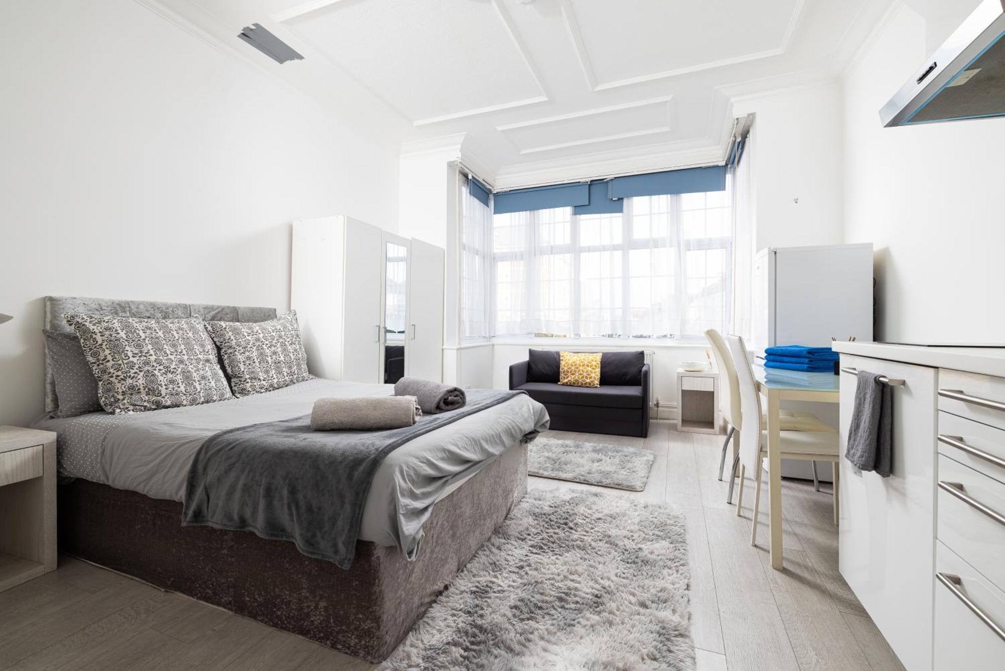 Bright Studio On Golders Green Road London Exterior photo